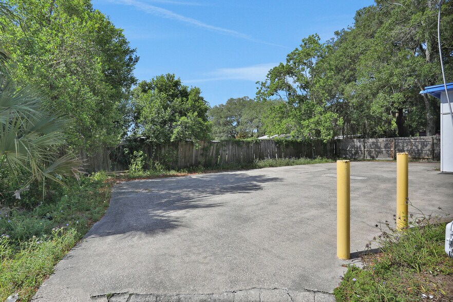 More Photos Of 6406 Merrill Rd, Jacksonville Office For Sale