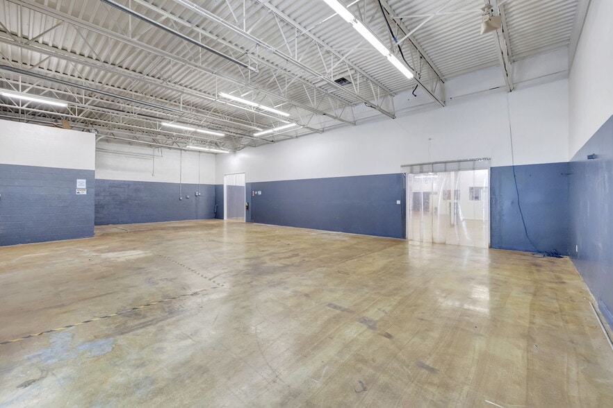 More Photos Of 2122 Blount Rd, Pompano Beach Warehouse For Lease