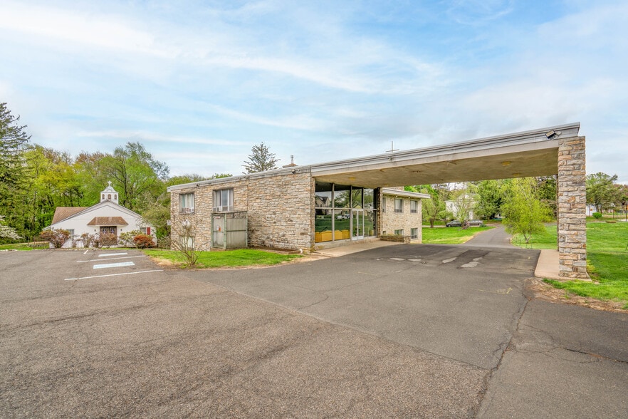 More Photos Of 521 Welsh Rd, Philadelphia Specialty For Sale