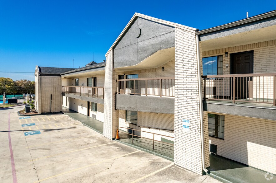 More Photos Of 4 Piano Pl, San Antonio Hotel For Sale