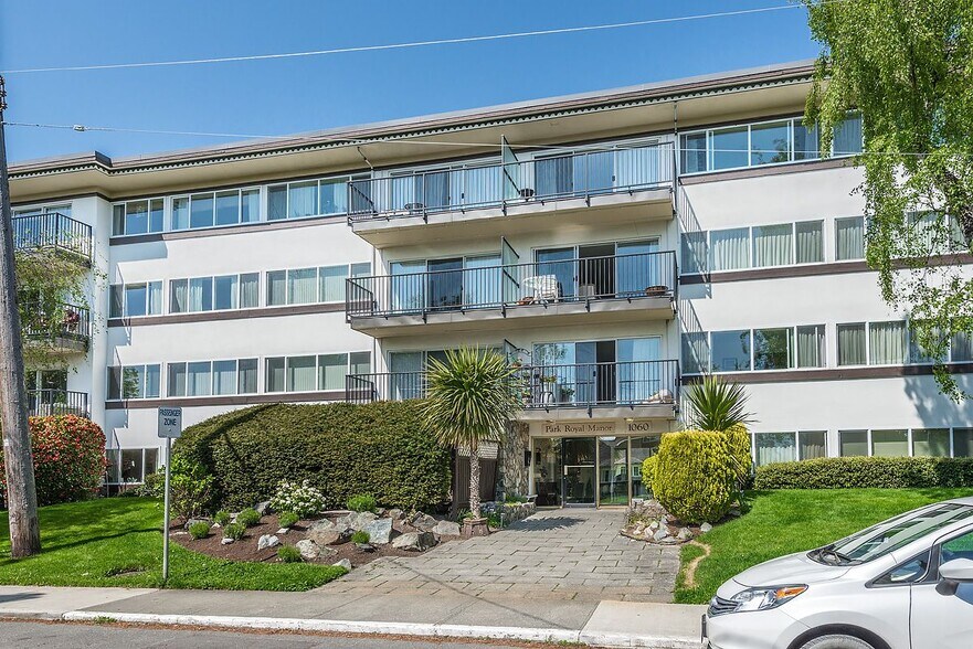 Primary Photo Of 1060 Pakington St, Victoria Apartments For Sale