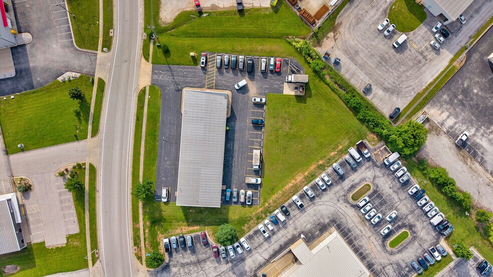 More Photos Of 2140 W Sunset St, Springfield Industrial For Sale