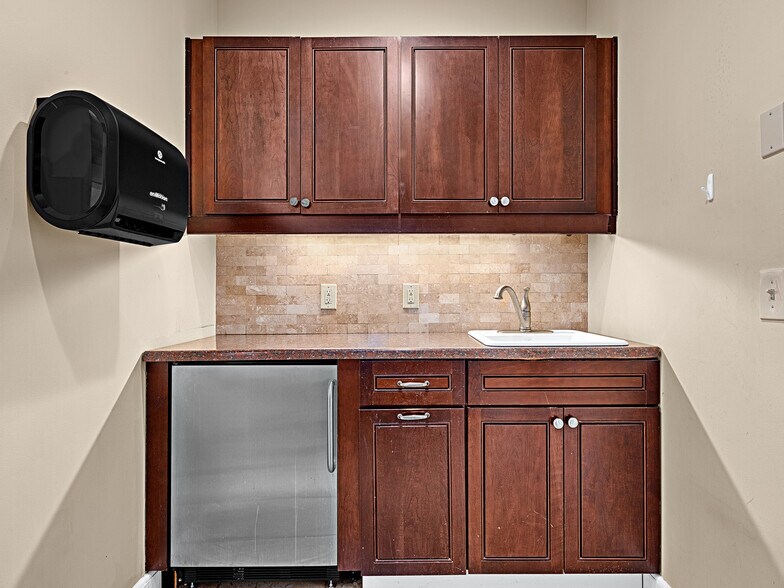 More Photos Of 1 N Pack Sq, Asheville Office For Lease