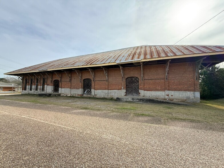More Photos Of 300 S Randolph Ave, Eufaula Industrial For Sale