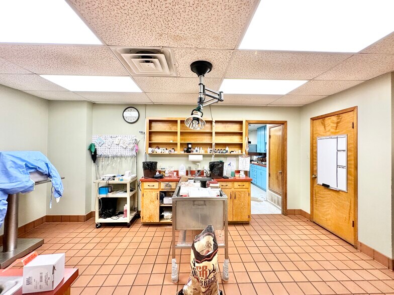 More Photos Of 1005 E 6th Ave, Belton Specialty For Sale