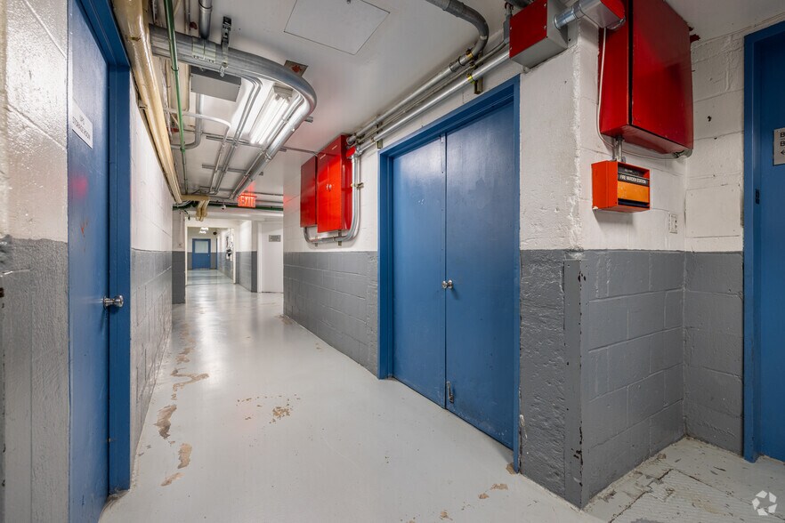 More Photos Of 633 Third Ave, New York Loft Creative Space For Lease