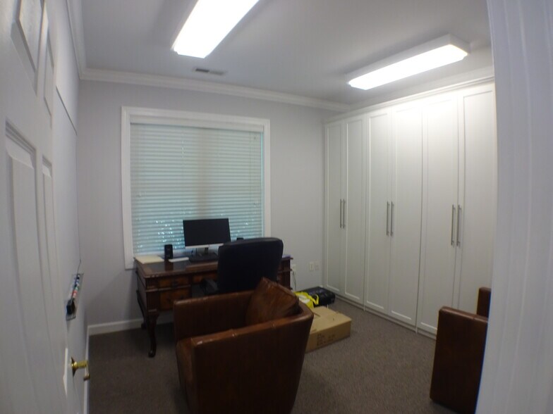 More Photos Of 5640 Six Forks Rd, Raleigh Office For Lease