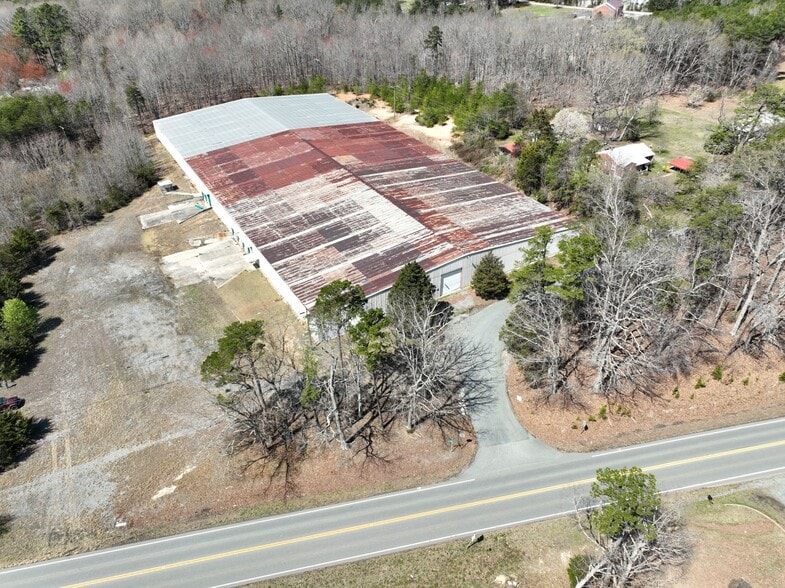 Primary Photo Of 1011 Drive in Rd, Nathalie Industrial For Sale