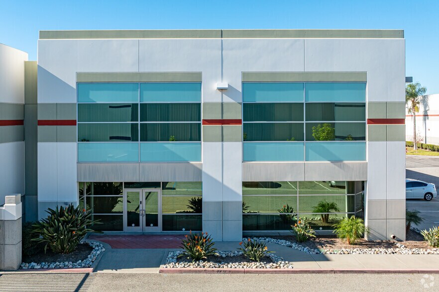More Photos Of 1999 Campus Ave, Ontario Warehouse For Lease