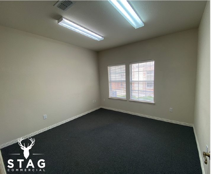 More Photos Of 1206 Bent Oaks Ct, Denton Medical For Lease