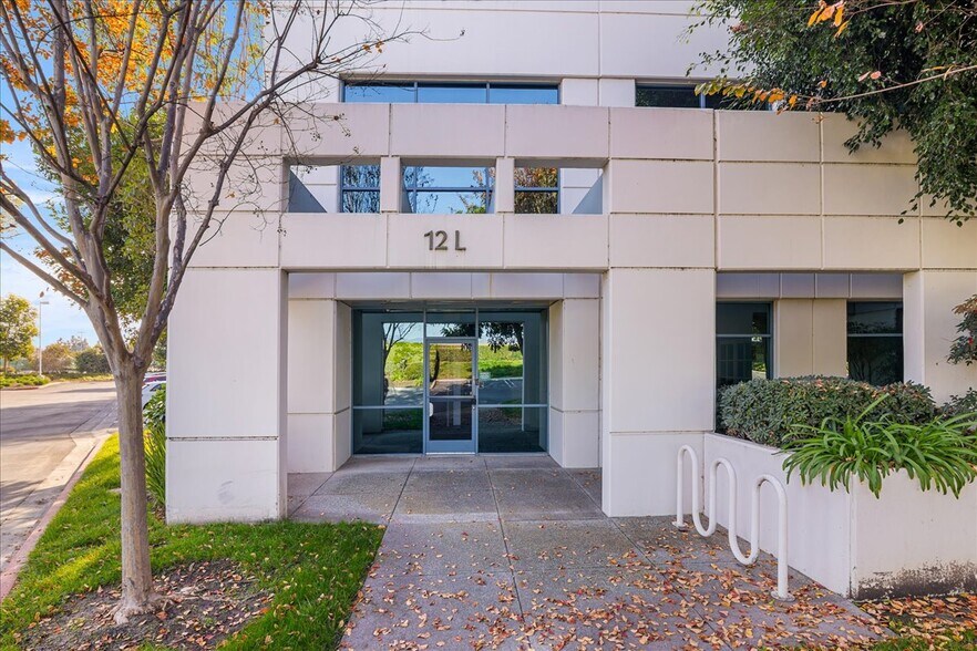 More Photos Of 12 Mauchly, Irvine Office Residential For Sale