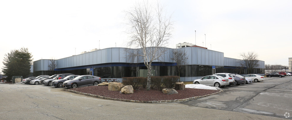 Primary Photo Of 100 Corporate Blvd, Yonkers Light Distribution For Lease