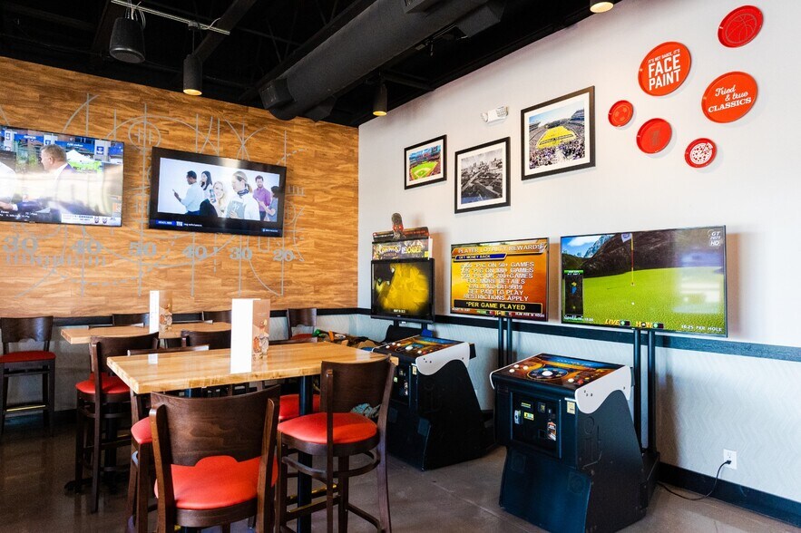 More Photos Of 6501 North Fwy, Fort Worth Restaurant For Sale