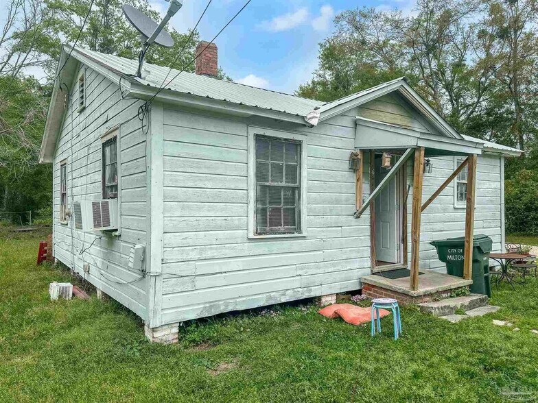 More Photos Of 5378 Alabama St, Milton Multifamily For Sale