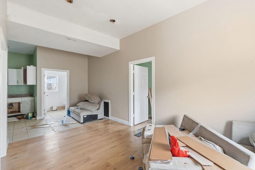 More Photos Of 2090 Blue Bell Rd, Williamstown Flex For Sale