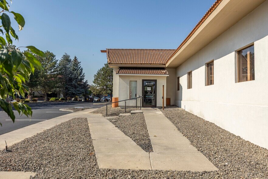 More Photos Of 829 Goethals Dr, Richland Office For Lease