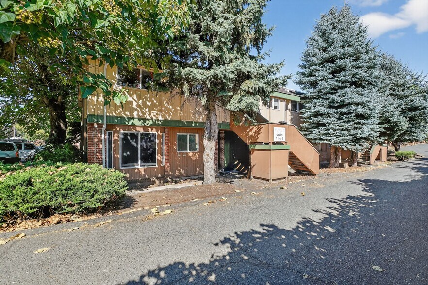 Primary Photo Of 6405 NE Hazel Dell Ave, Vancouver Apartments For Sale