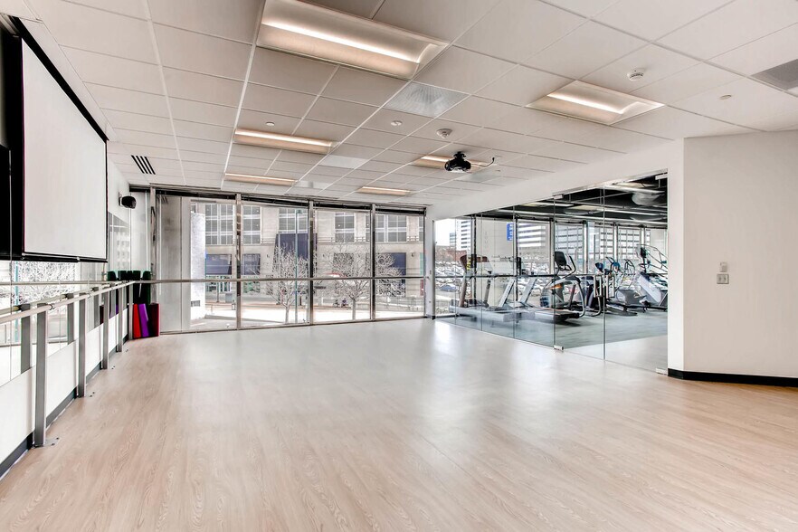 More Photos Of 1999 Broadway, Denver Office For Lease