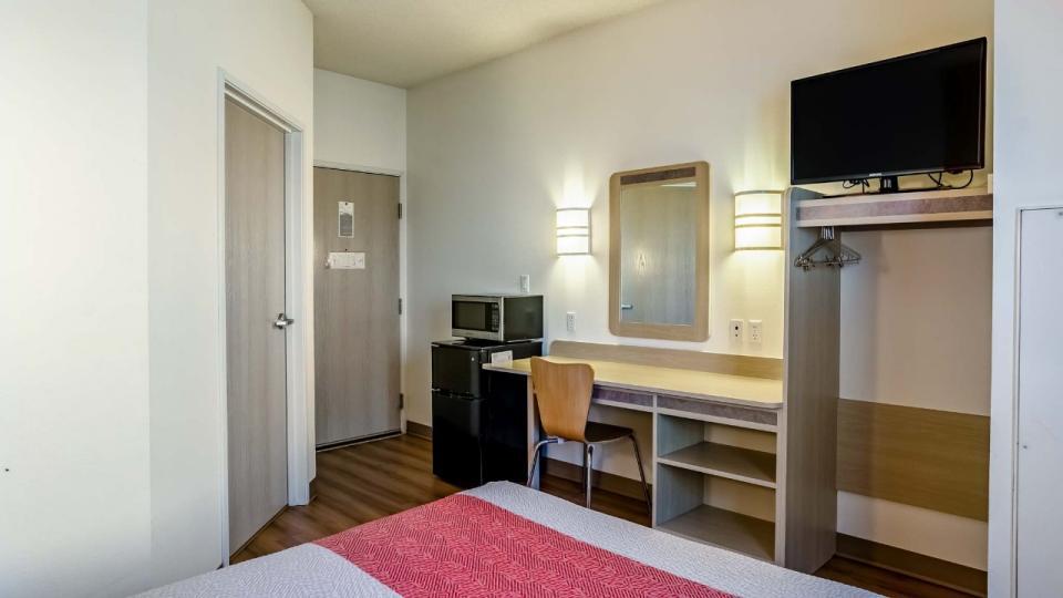 More Photos Of 3040 Silverburg Dr, Sidney Hotel For Sale