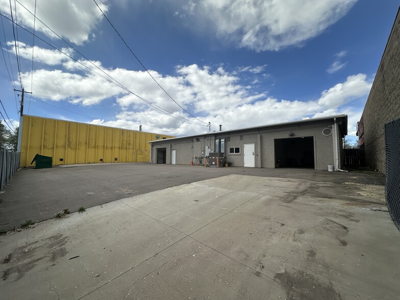 More Photos Of 3942 S Federal Blvd, Sheridan Freestanding For Sale