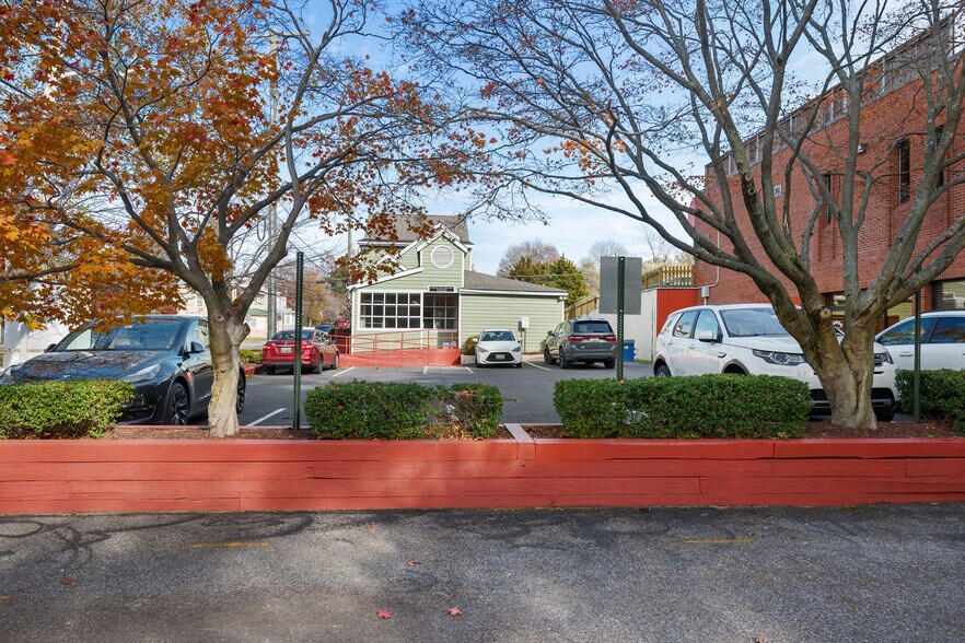 More Photos Of 207 Ridgely Ave, Annapolis Medical For Lease