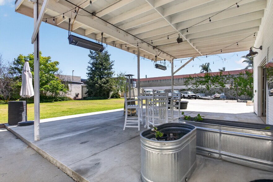 More Photos Of 17066 Palmdale Ln, Huntington Beach Contractor Storage Yard For Sale