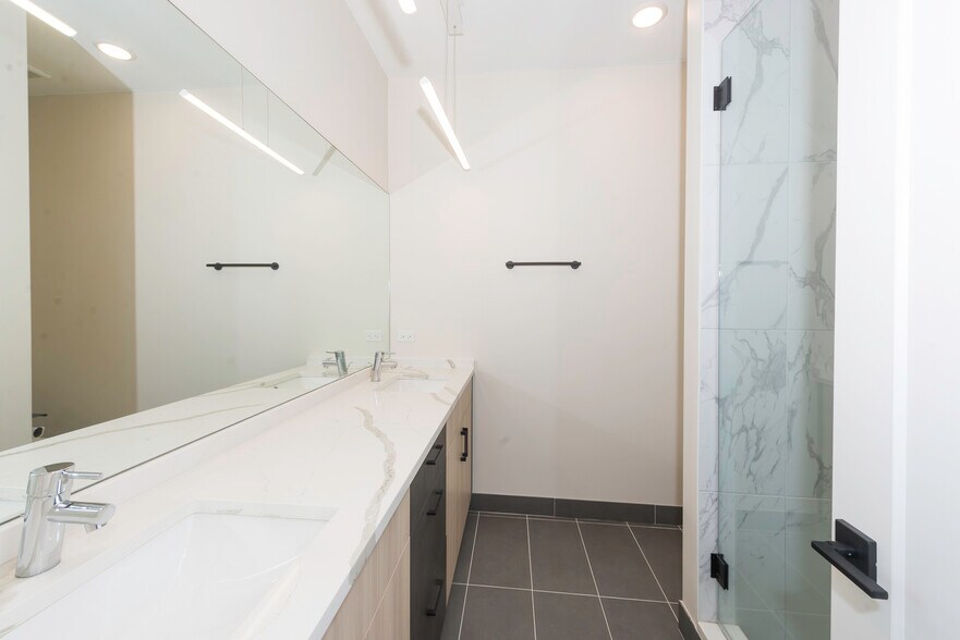 More Photos Of 3762 S Indiana Ave, Chicago Apartments For Sale