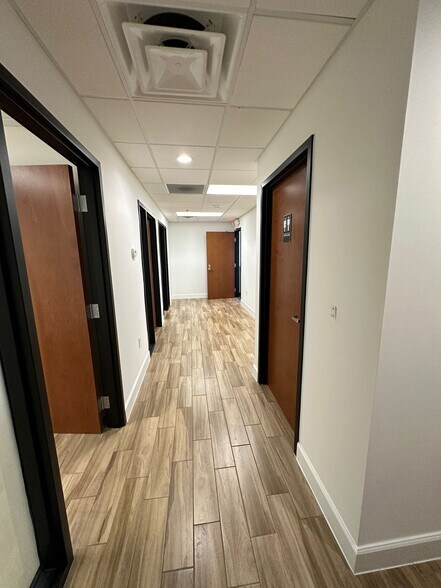 More Photos Of 8865 Commodity Cir, Orlando Office For Lease