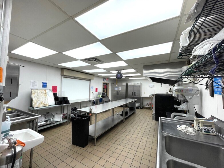 More Photos Of 321 Cherry Ave NE, Canton Storefront Retail Office For Sale