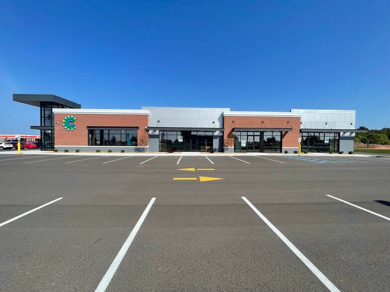 Primary Photo Of 1624 Independence Dr, Muskegon Storefront Retail Office For Lease