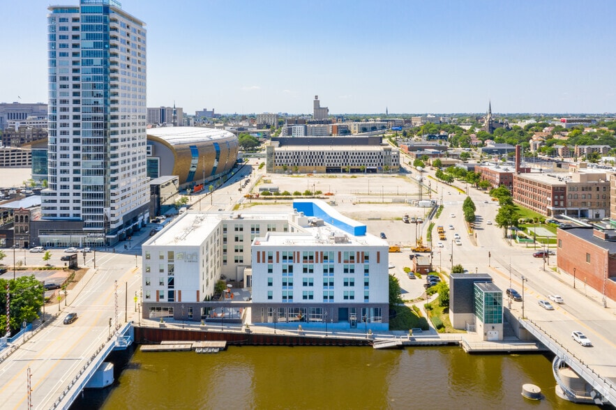 More Photos Of 1230 N Dr. Martin Luther King Jr. Dr, Milwaukee Hotel For Lease