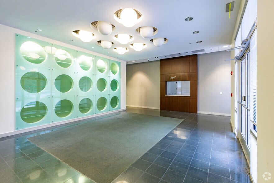 More Photos Of 599 Lake Kathy Dr, Brandon Office For Sale