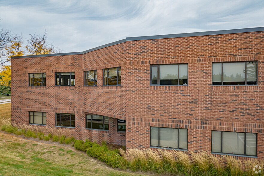 More Photos Of 370 Speedvale Ave W, Guelph Office For Lease