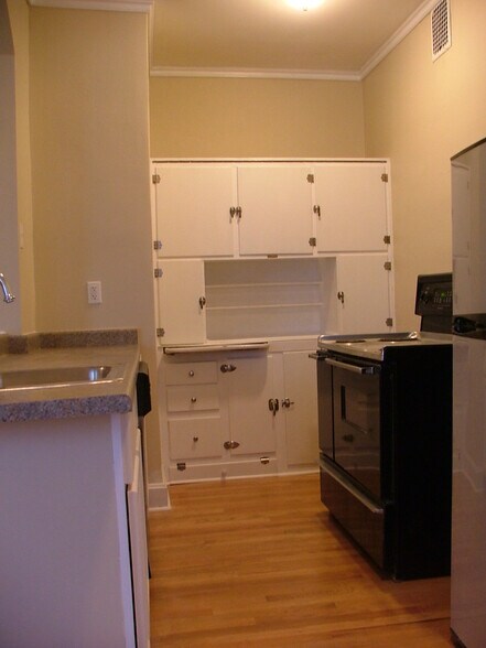 More Photos Of 317 E 38th St, Indianapolis Apartments For Sale