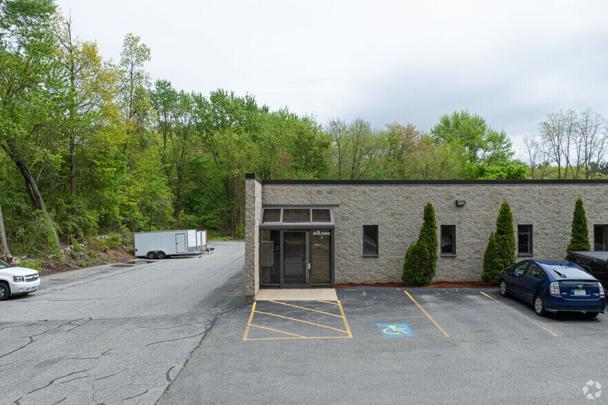 More Photos Of 323 Andover St, Wilmington Research And Development For Lease