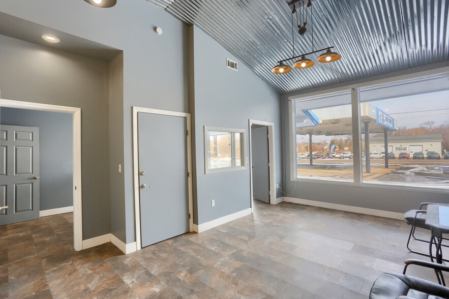More Photos Of 2608 New Butler Rd, New Castle General Retail For Sale