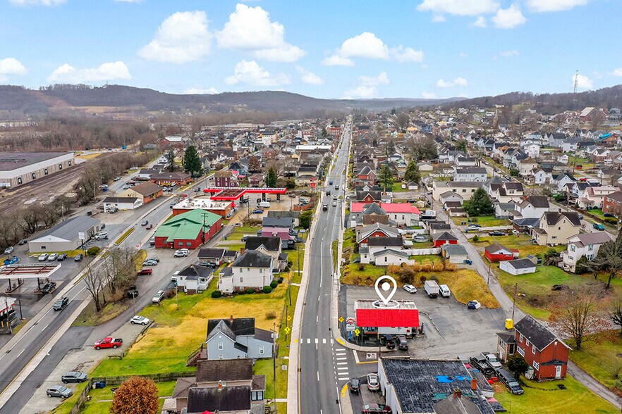 More Photos Of 321 N 4th St, Youngwood Freestanding For Sale