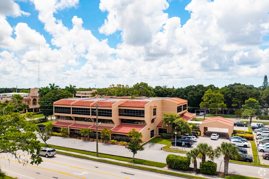 More Photos Of 2650 Bahia Vista St, Sarasota Medical For Sale
