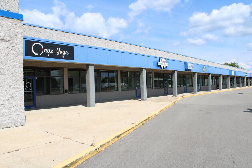 More Photos Of 7-75 W Scott St, Fond Du Lac General Retail For Sale