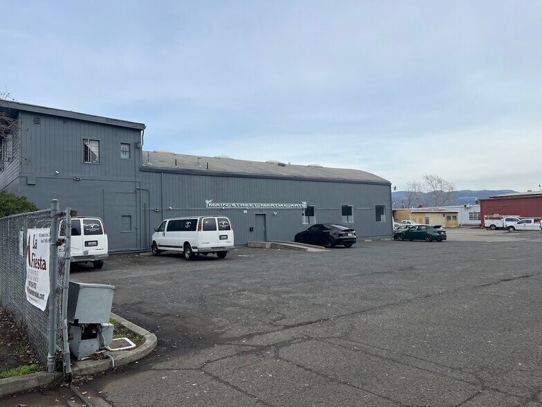 More Photos Of 101 S Coombs St, Napa Warehouse For Lease