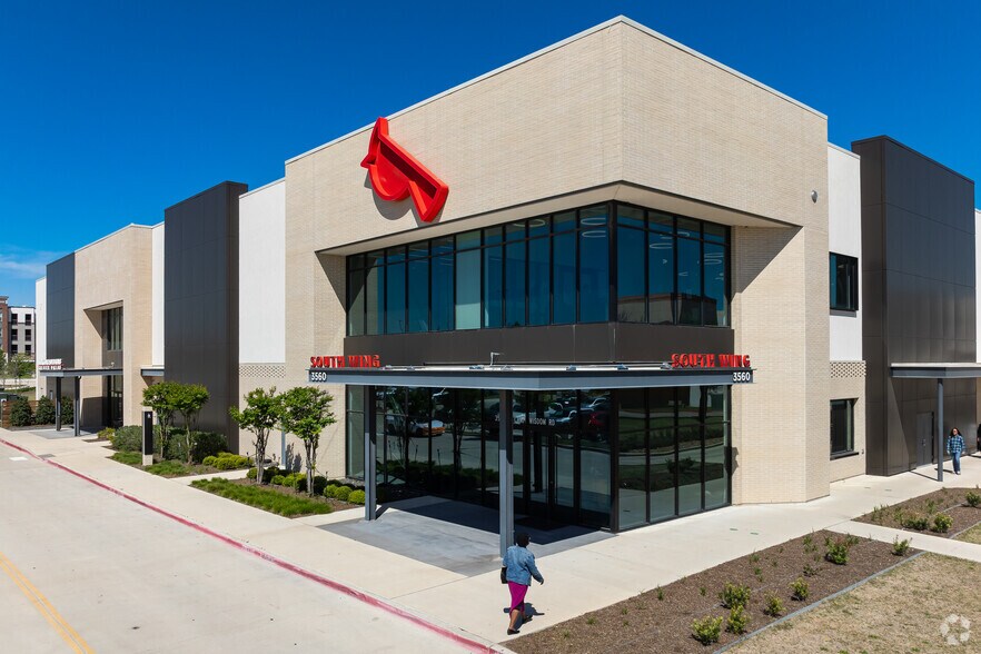 Primary Photo Of 3560 W Camp Wisdom Rd, Dallas Medical For Lease