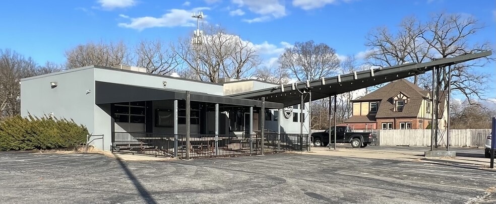More Photos Of 340 Greenlawn Ave, Columbus Restaurant For Sale