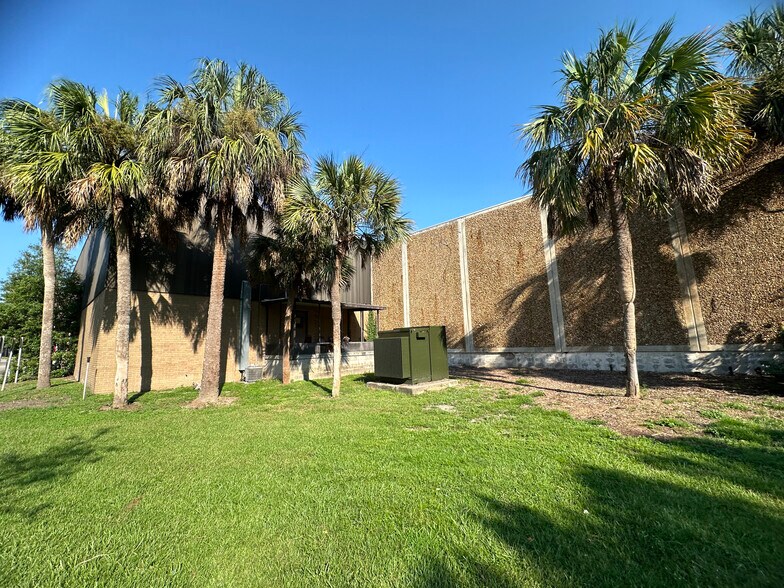 More Photos Of 311 W Central, Valdosta Manufacturing For Sale