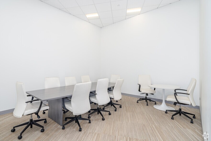 More Photos Of 1930 Innovation Way, Libertyville Manufacturing For Lease