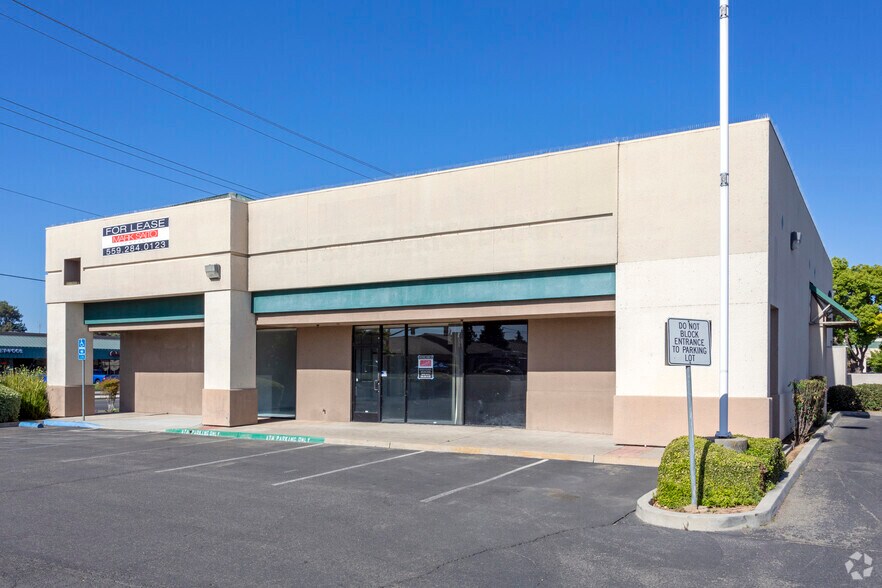 More Photos Of 3006-3082 W Bullard, Fresno Unknown For Lease