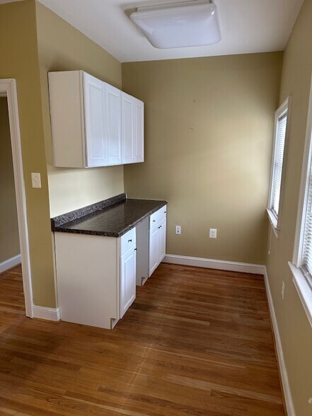 More Photos Of 112 W Washington St, Middleburg Storefront Retail Office For Lease