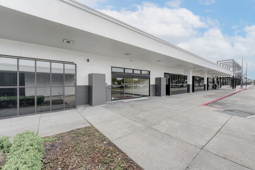 More Photos Of 5330 Griggs Rd, Houston Medical For Lease