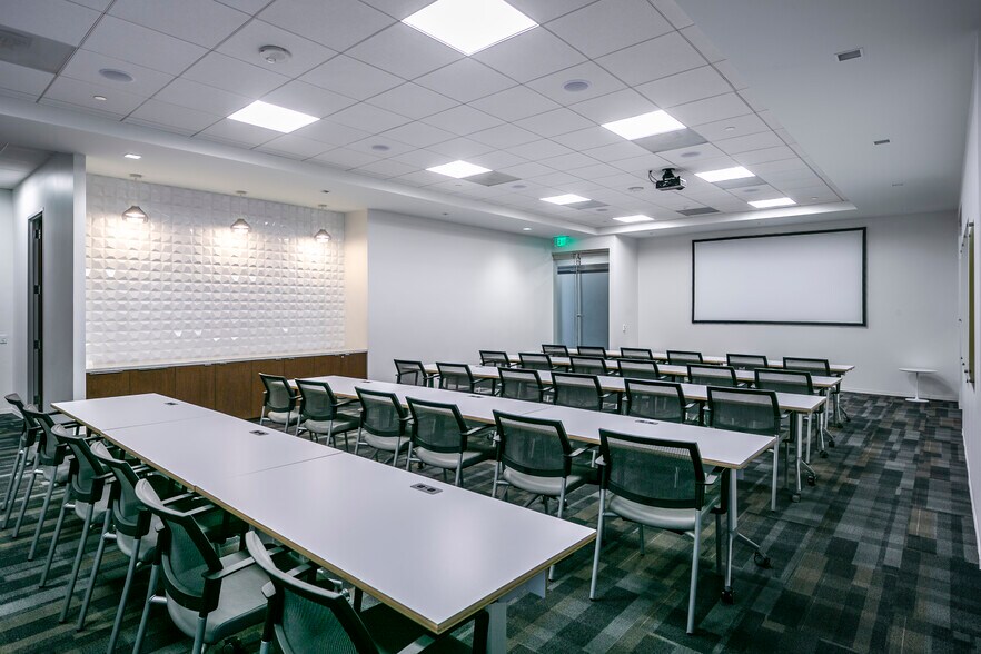 More Photos Of 10370 Richmond Ave, Houston Office For Lease