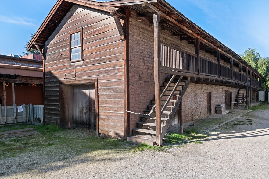 More Photos Of 254 1st St E, Sonoma Land For Sale
