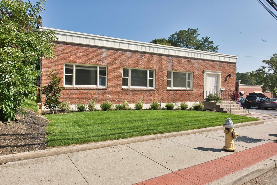 Primary Photo Of 121 Pulaski Rd, Kings Park Office For Sale